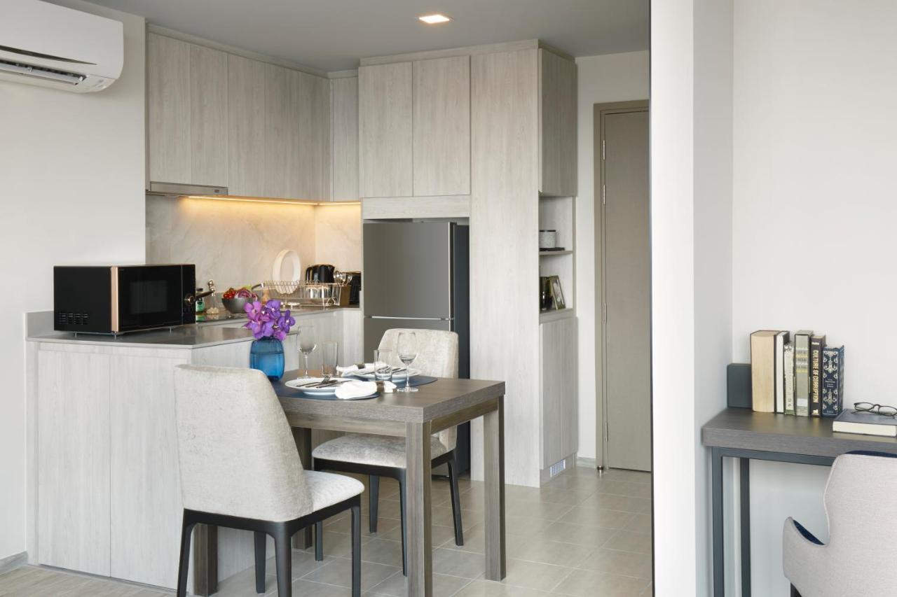Somerset Rama 9 Banguecoque Exterior foto A typical kitchen in a condominium